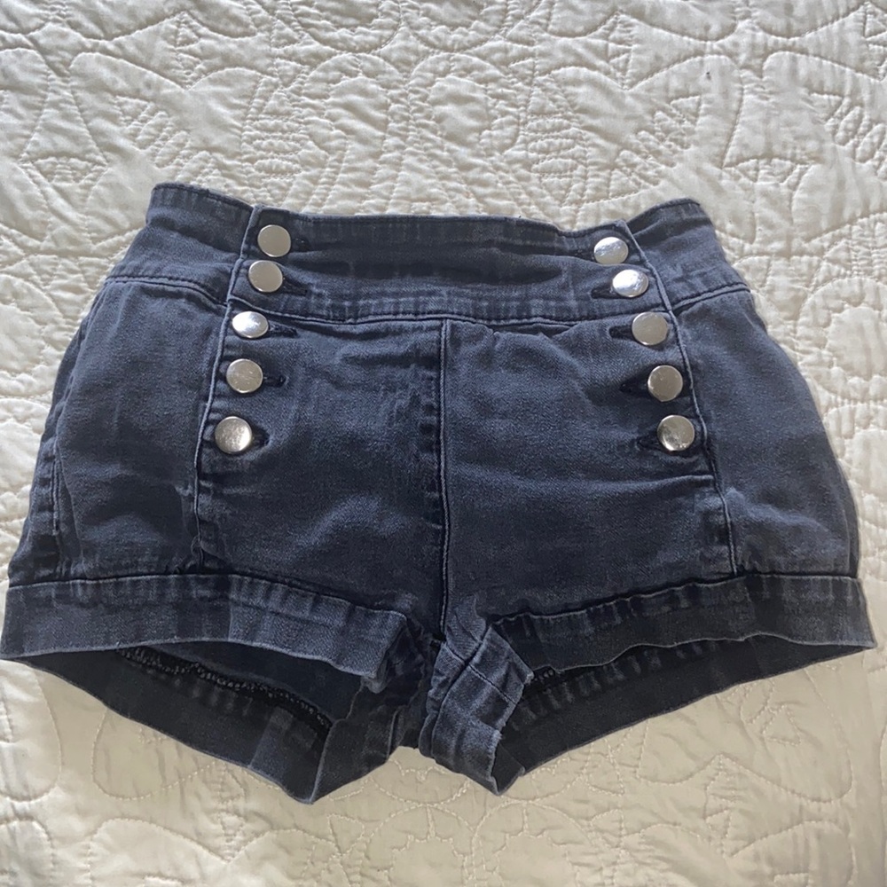 Pin up-esque shorts that go with anything!